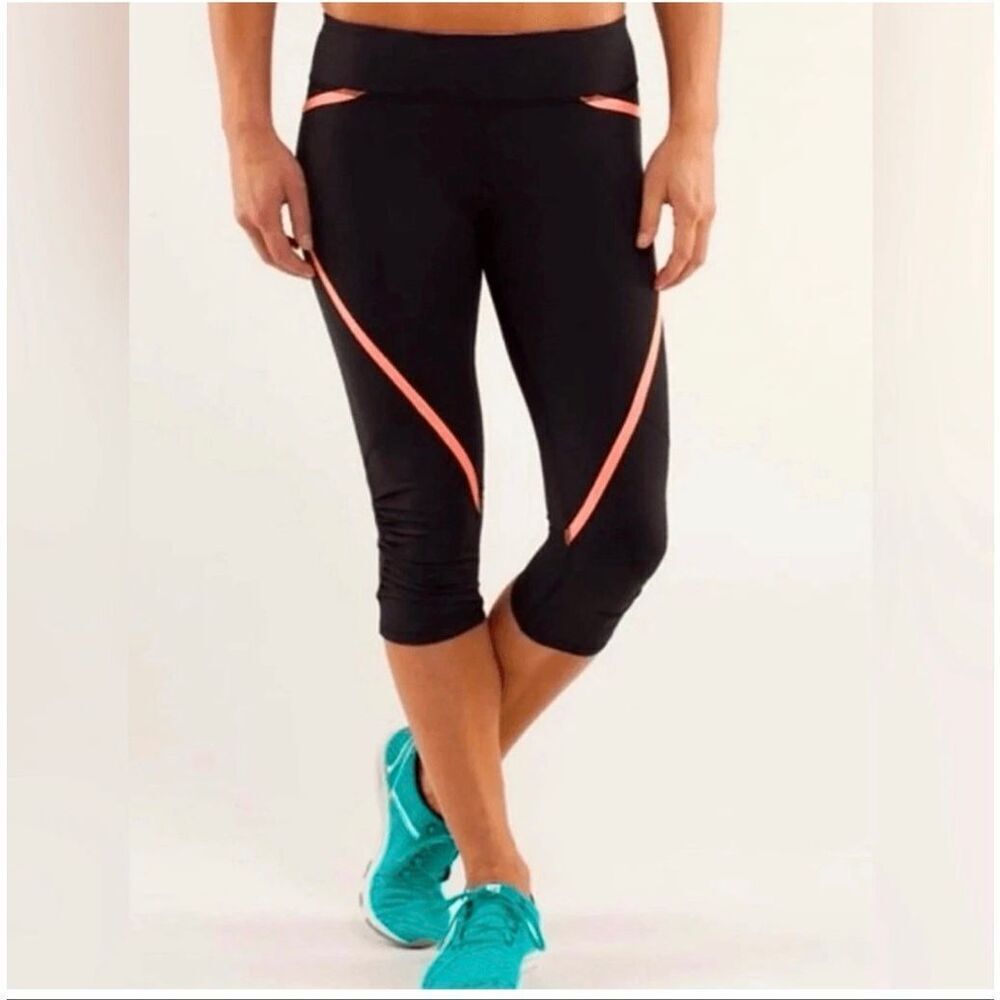 Lululemon Run Pace Crop Leggings Black Ocean Stripe Bleached Coral Size 6